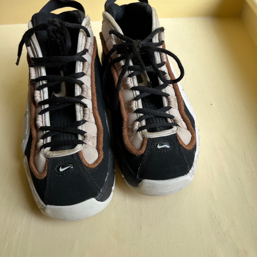 Nike Air Boys basketball sneakers